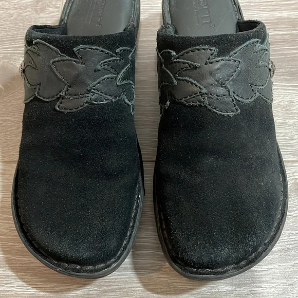 BORN Pattina Black Suede Clogs Leather Leaf Detail 7 - Picture 7 of 16